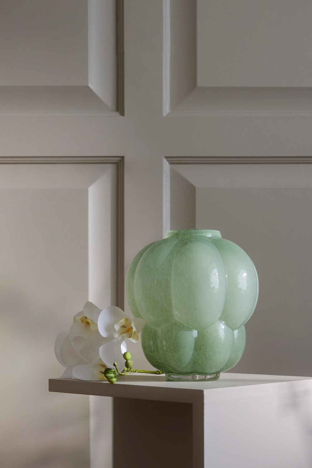 UVA glass vase UVA glass vase